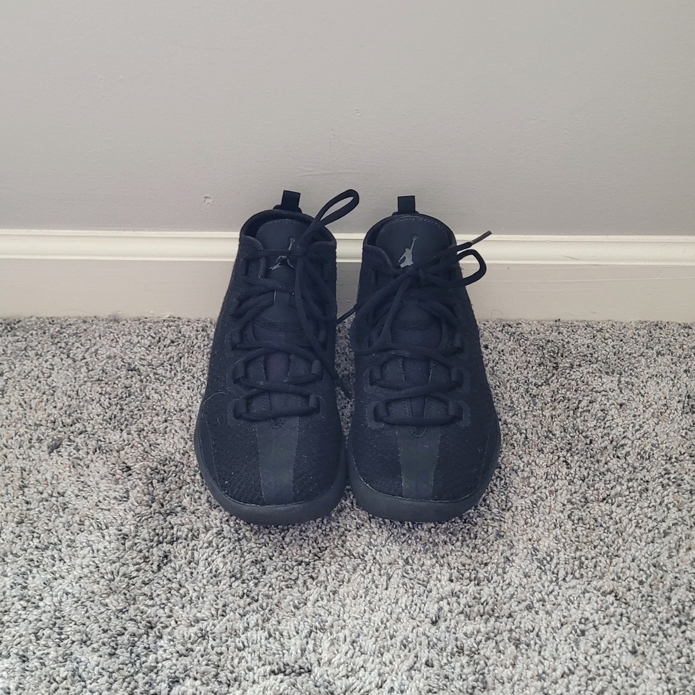 Jordan Reveal Triple Black Youth Sneakers